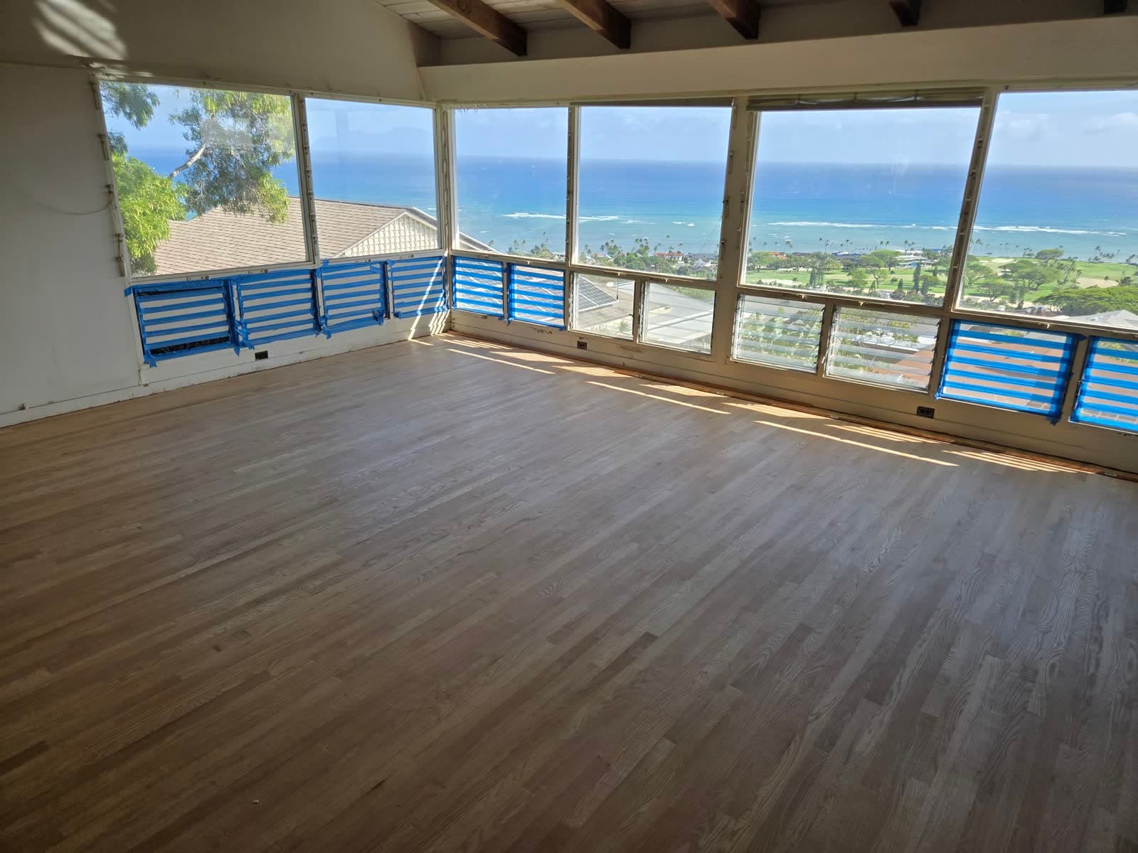 Sep 22: the same room from the other side.
